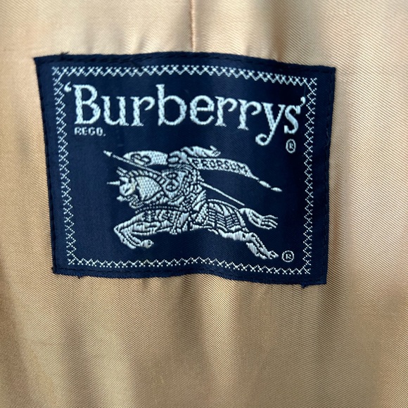 Burberrys Men’s Olive Green trench coat with zip out wool lining. Size 40 L - Picture 2 of 16